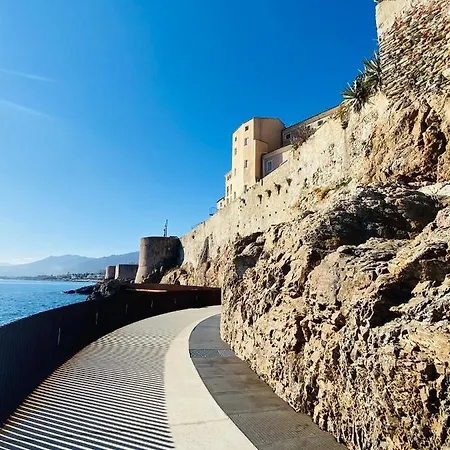 Casadilonda - Casadibastia - Vue Citadelle * Bastia (Corsica)